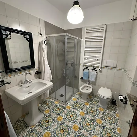 Santatrada23 וילה